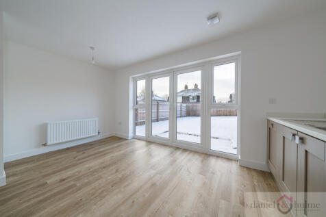 56 Ravensmoor Road-7