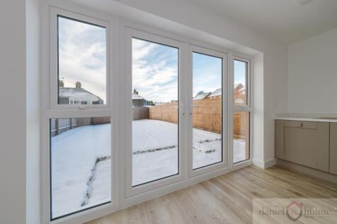 56 Ravensmoor Road-8