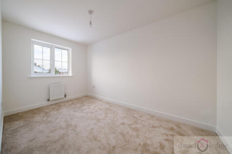 56 Ravensmoor Road-18