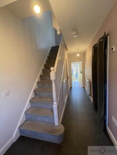 06-lowerstairs
