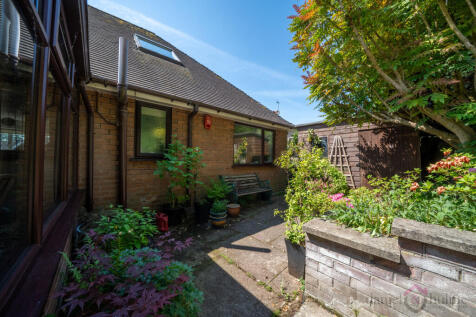 31 Campbell Avenue-68