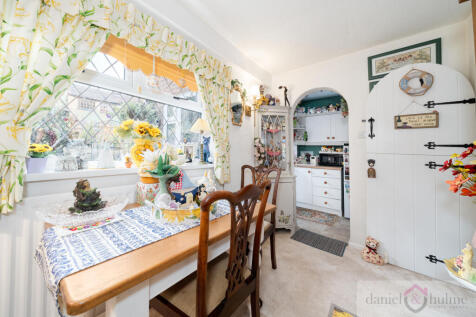 1 Rosebank Street-6