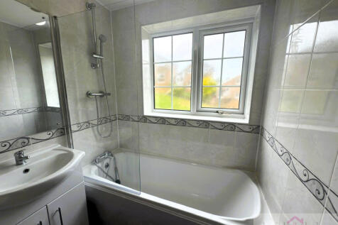 Bathroom 2.jpeg