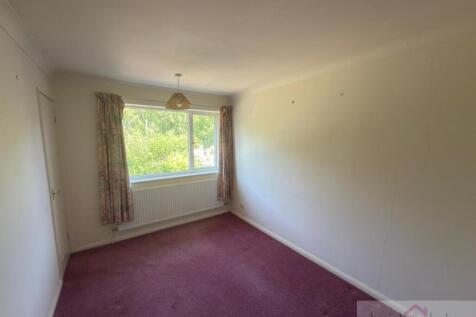 Bedroom 2 (1)