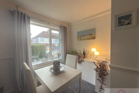 db8e847d-0569-438f-bb2a-e0423880cf7f