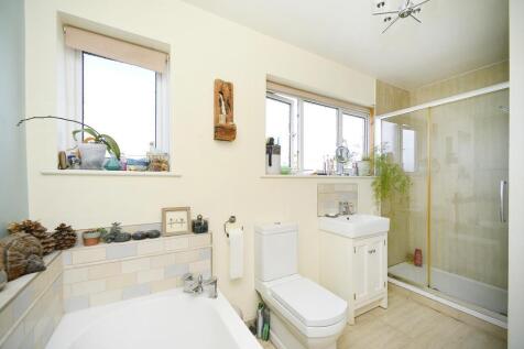 Bathroom.jpeg