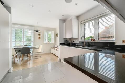 Longhill road, BN2 (9).jpg