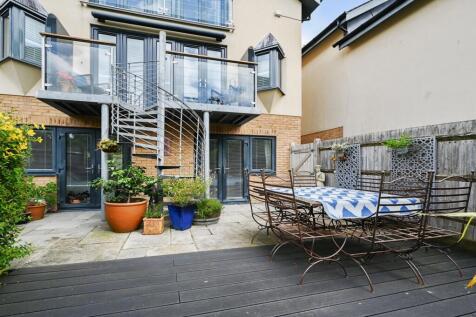 Longhill road, BN2 (24).jpg