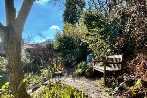 V-Rear Garden.jpg