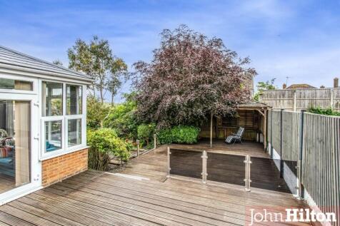 Burnham Close3.jpg