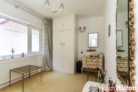 The Vale-69-Bed 3.jpg