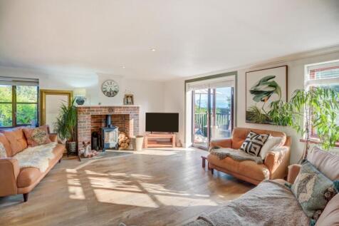 Living Area.jpg