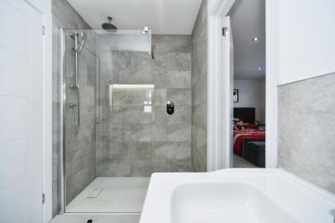 Bathroom (Jack &amp; Jill) 1.jpeg