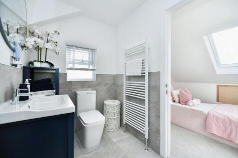 Bathroom (Jack &amp; Jill) 2.jpeg