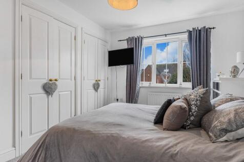 Principal bedroom