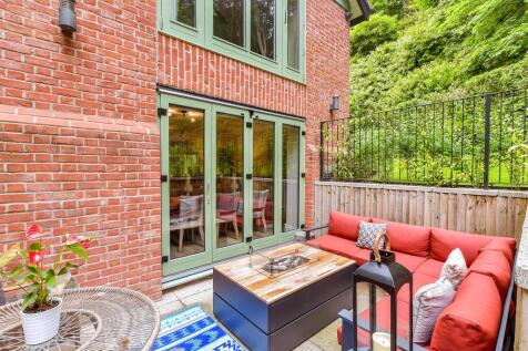 Patio / Decking