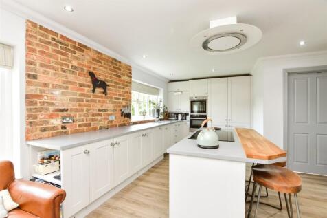 Kitchen/Dining Area