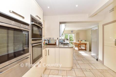 Kitchen/ Breakfast Room