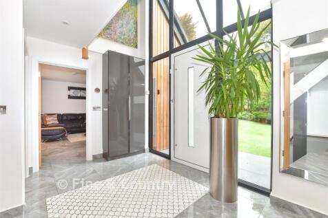 Full Height Entrance Hall