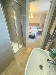 Example En Suite
