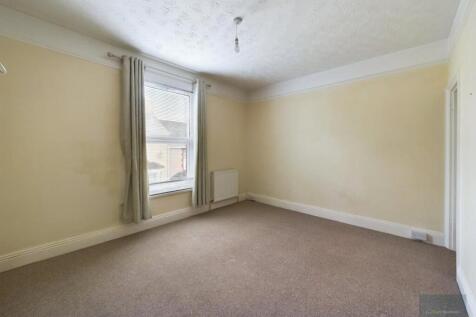 Bedroom 1.jpg