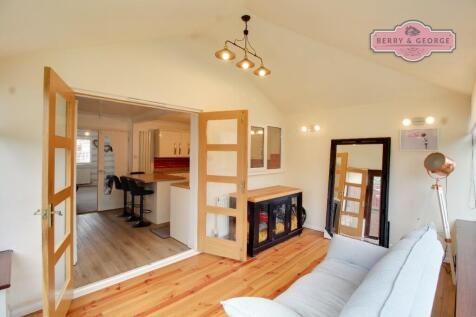 SUNROOM/ DINER