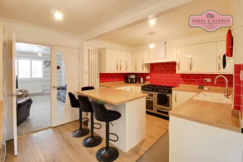 KITCHEN /BREAKFAST