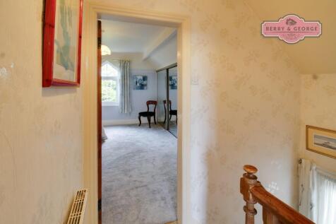 2ND FLOOR LANDING