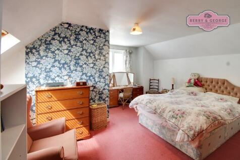 MAIN BEDOOM