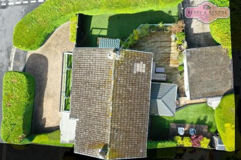 OVERVIEW / GARAGE