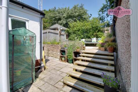 RAISED PATIO