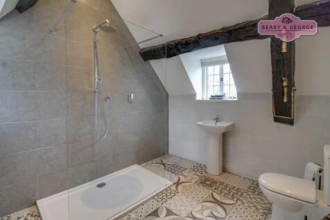 EN SUITE / BATHROOM