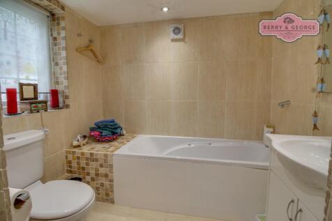 ANNEX BATHROOM