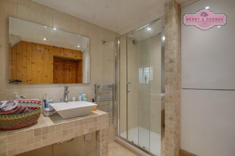 ANNEX EN SUITE