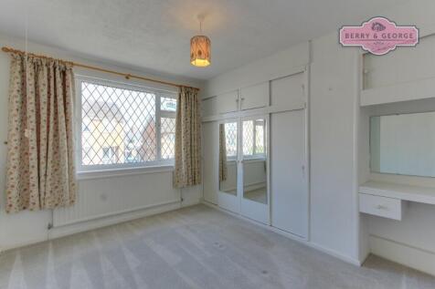 MAIN BEDROOM