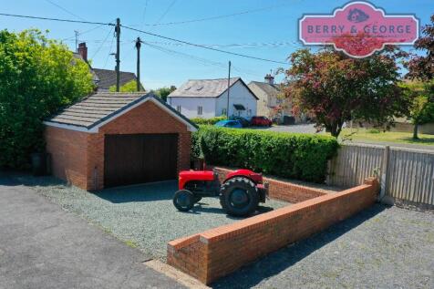 DOUBLE GARAGE