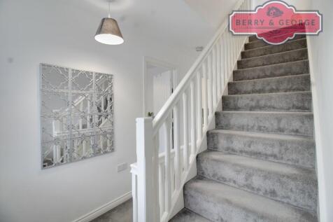 1st FLOOR LANDING