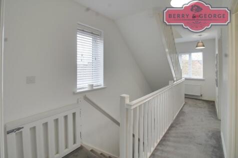 1st FLOOR LANDING