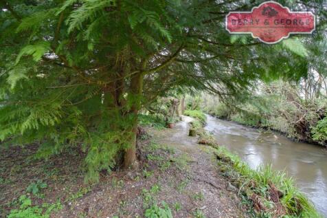 GARDEN &amp; RIVER