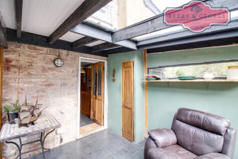 CONSERVATORY / PORCH