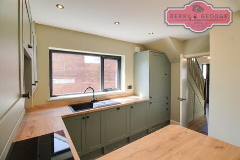 KITCHEN / BREAKFAST