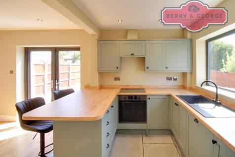 KITCHEN / BREAKFAST