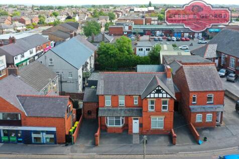 CENTRE OF BUCKLEY