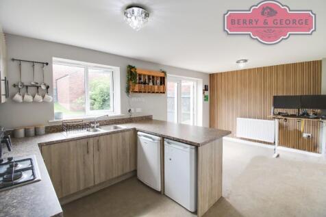 KITCHEN / DINER