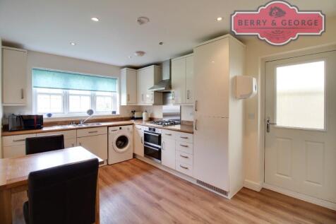 KITCHEN / BREAKFAST