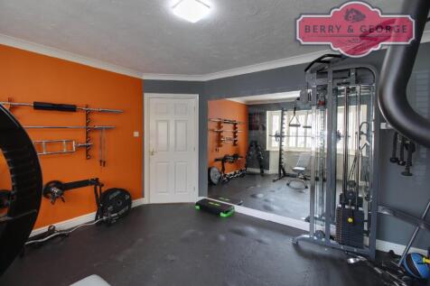 GYM / SNUG