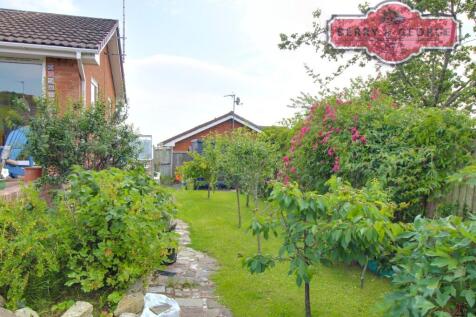 SIDE GARDEN