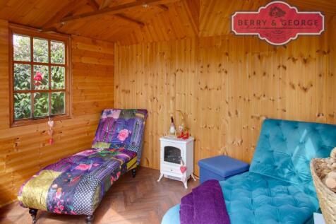 SUMMER HOUSE