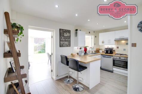 KITCHEN / BREAKFAST