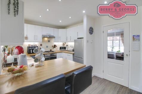 KITCHEN / BREAKFAST